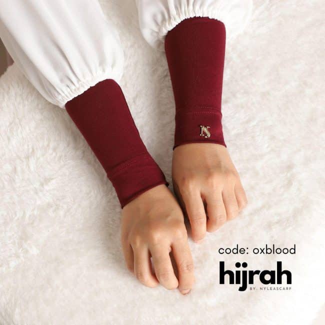 Hijrah Handsock In Oxblood