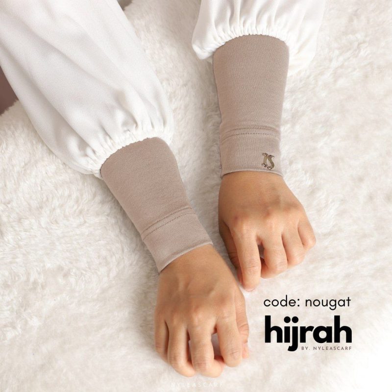 Hijrah Handsock In Nougat - Premium Non-Slip Breathable Cotton for Muslimah.