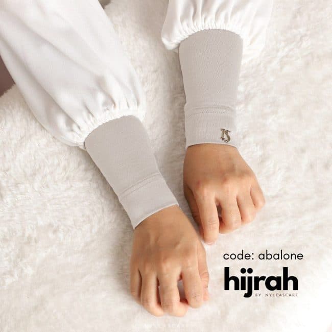 (AS IS) Hijrah Handsock In Abalone