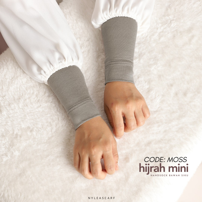 (PRE ORDER) Hijrah Handsock Mini In Moss